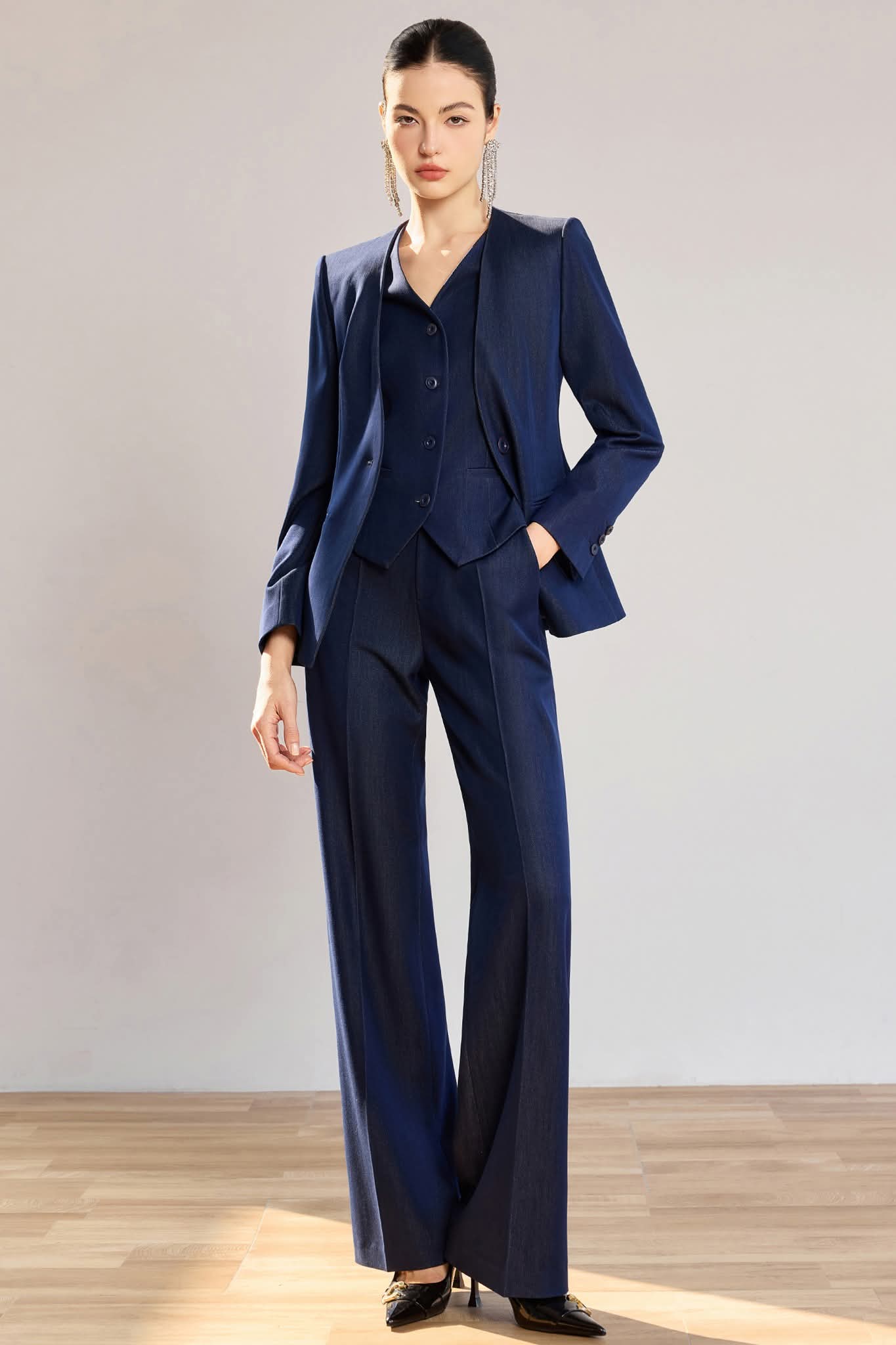 The Kensington Three-Piece Tailored Suit – Navy