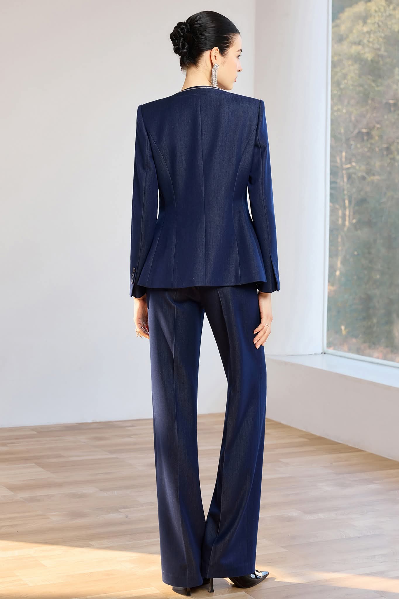 The Kensington Three-Piece Tailored Suit – Navy