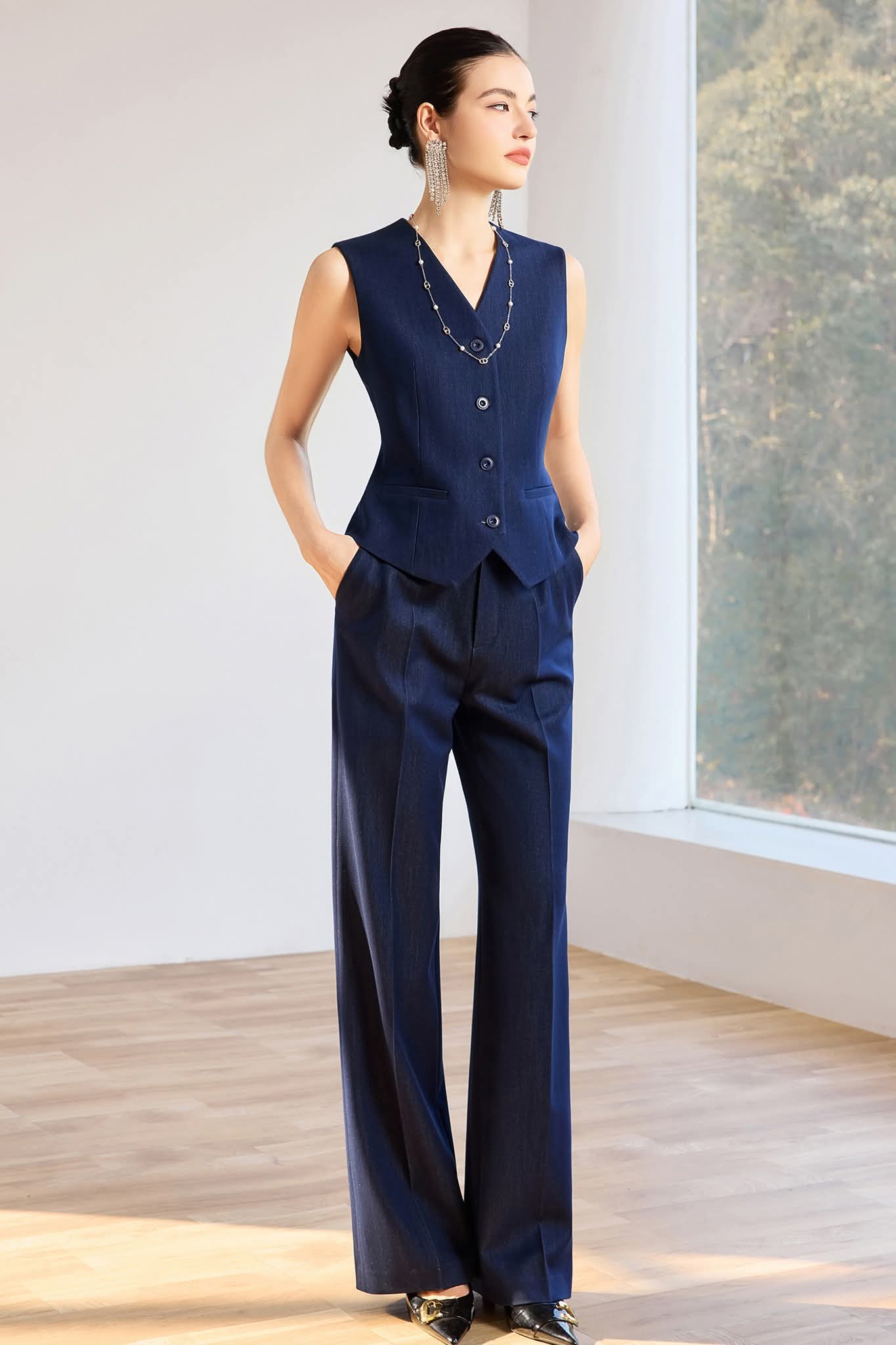 The Kensington Three-Piece Tailored Suit – Navy